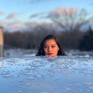 Meet your Posher, Mireya